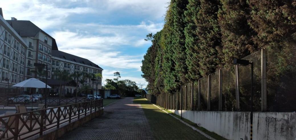 Suite Cond Vista Azul Em Pedra Azul - 多明戈斯马丁斯 外观 照片