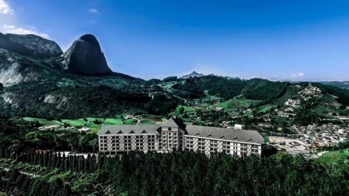 Suite Cond Vista Azul Em Pedra Azul - 多明戈斯马丁斯 外观 照片