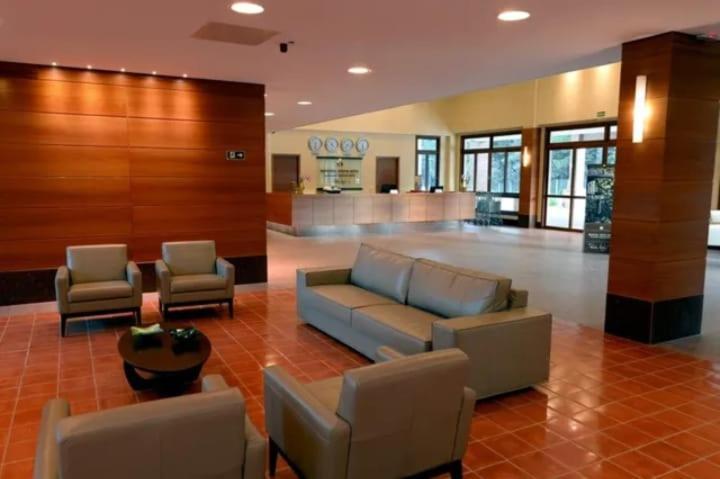 Suite Cond Vista Azul Em Pedra Azul - 多明戈斯马丁斯 外观 照片